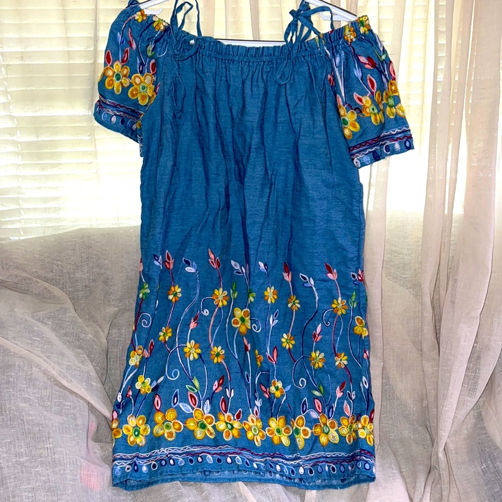 Off shoulder embroidered summer dress